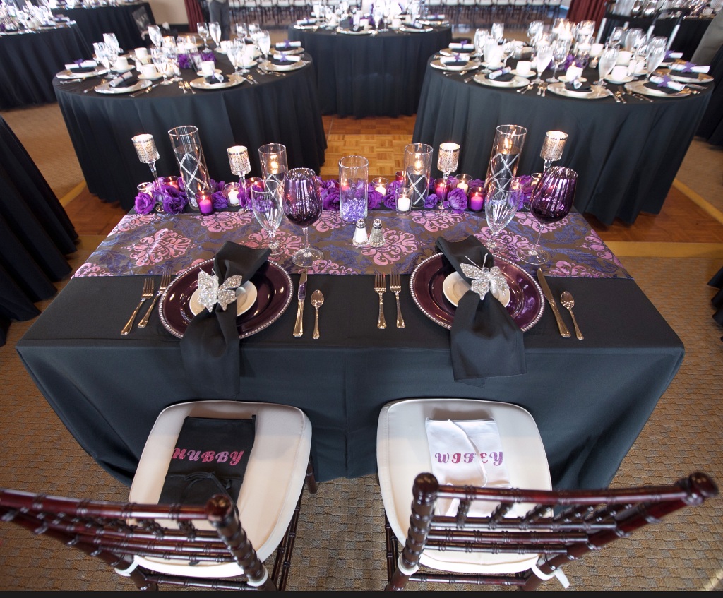 Newlywed's Table and Chairs Décor